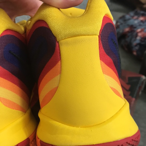 Nike Kyrie 4 Decades Pack 70s Basketball Shoe - Picture 11 of 12